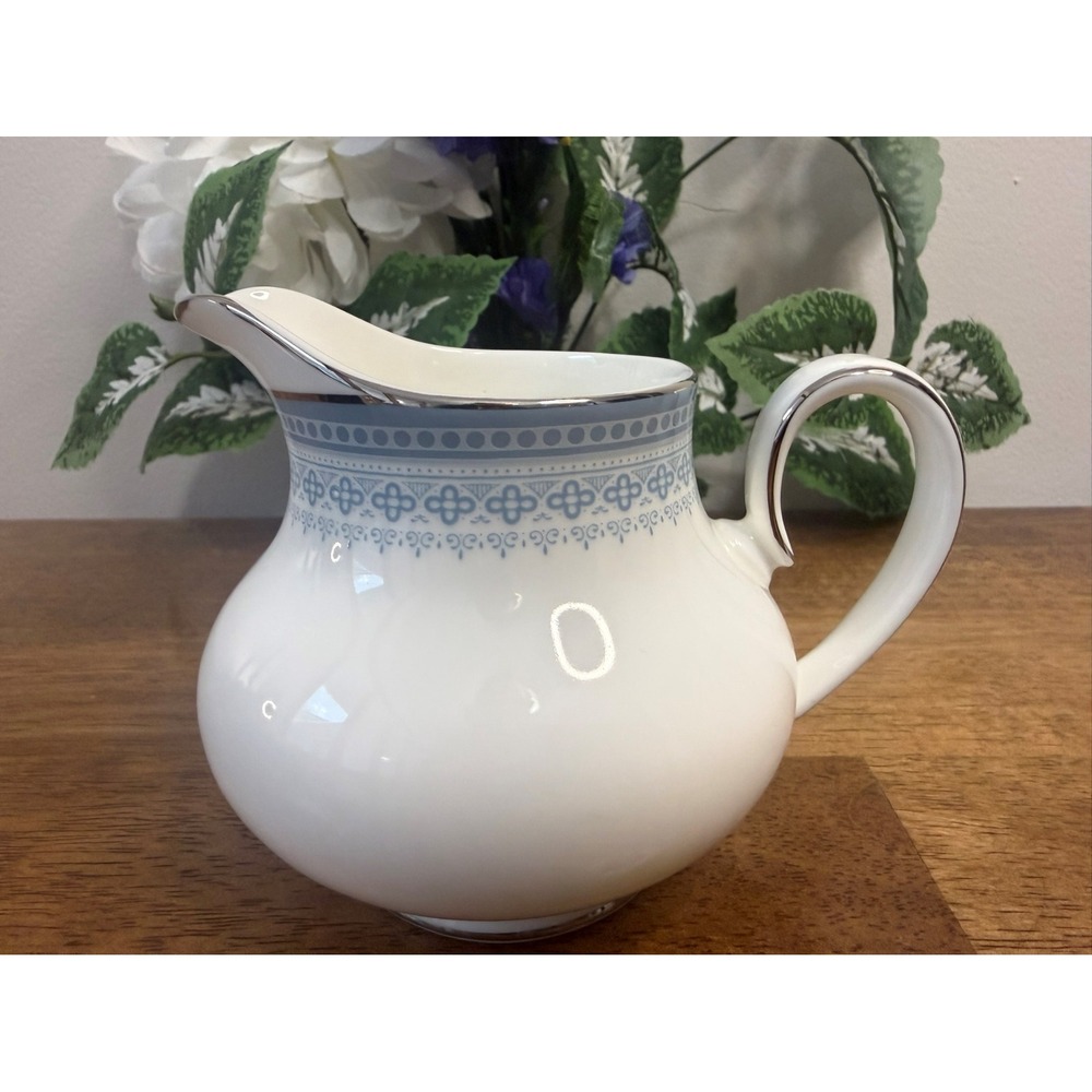 Vintage Royal Doulton Lorraine Gravy Boat MCM China Dining